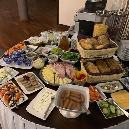 Hotel Restauracja Teczowa 卢班 外观 照片