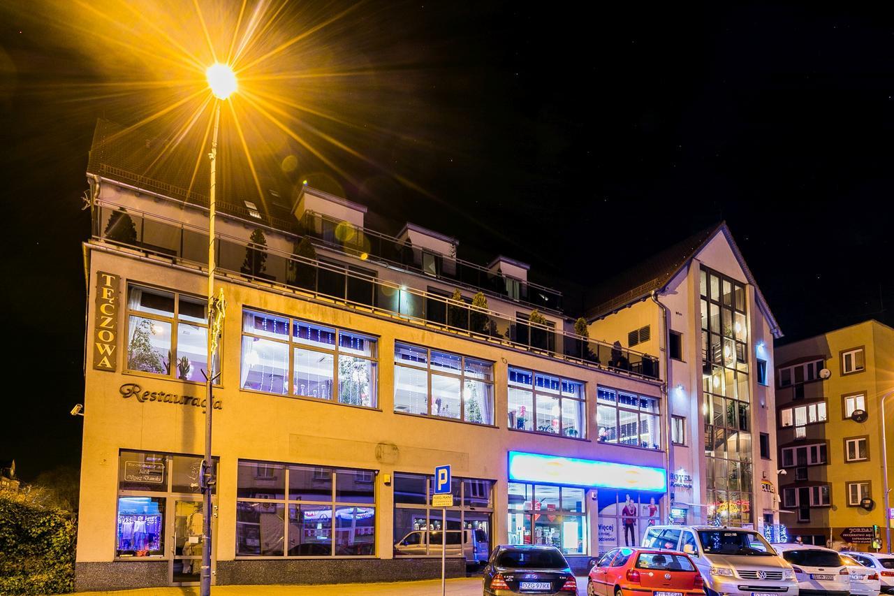 Hotel Restauracja Teczowa 卢班 外观 照片