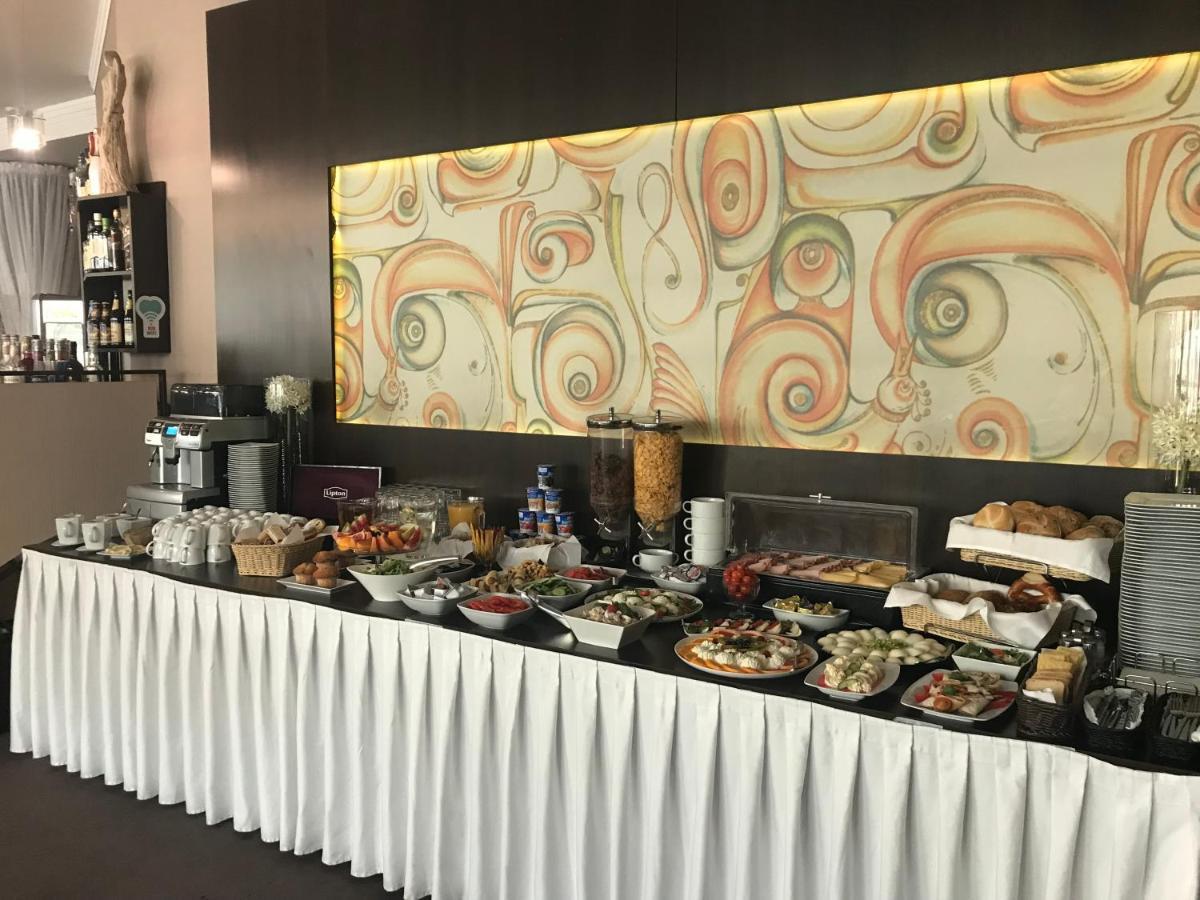 Hotel Restauracja Teczowa 卢班 外观 照片