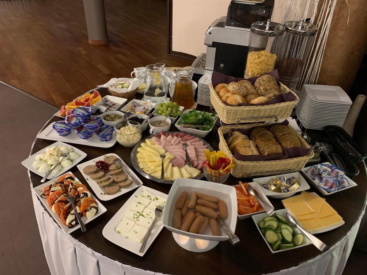 Hotel Restauracja Teczowa 卢班 外观 照片